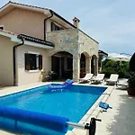 Seaside Villa *