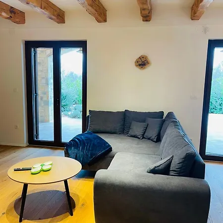 Seaside Villa Linardići