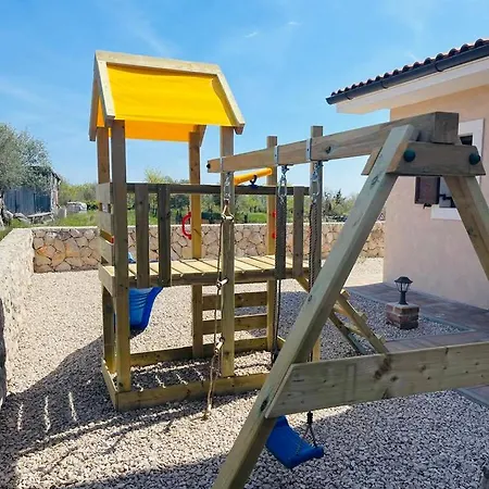 Seaside Villa Linardići