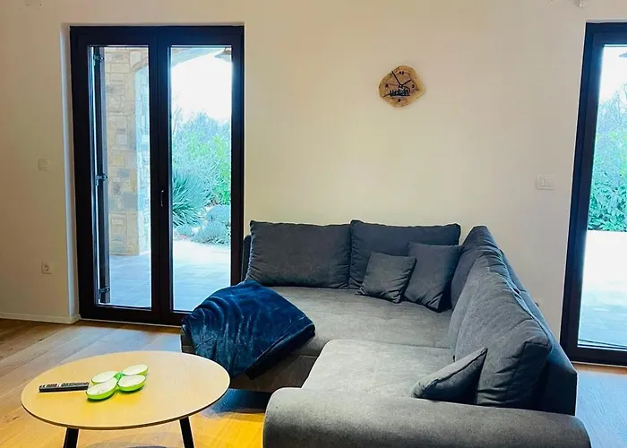 Seaside Villa Linardići